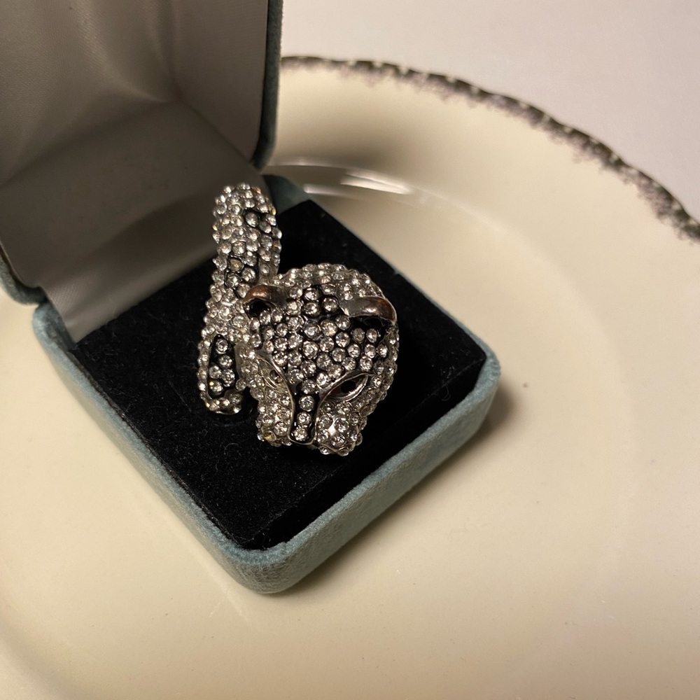 ๐ Costume panther ring. - Picture 1 of 7